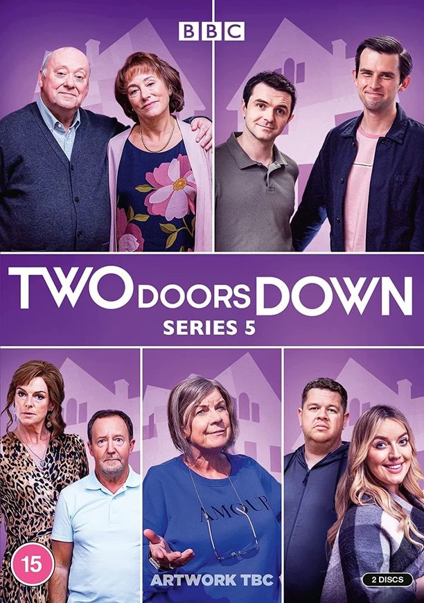 Two Doors Down    第⁨五⁩季
     (2021)