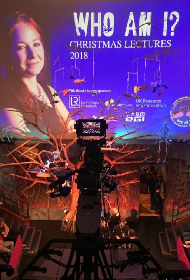英国皇家科学院圣诞讲座    第⁨二千零十八⁩季
    Royal Institution Christmas Lectures (2018)